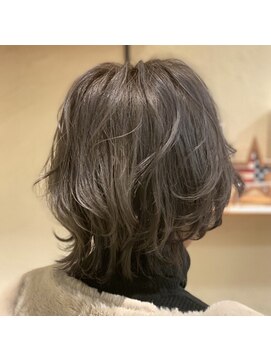 ウル(ulu) ミディアムショート