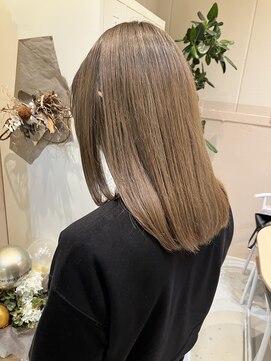 シダ(sida) 白髪ぼかしブリーチカラー「ハイトーングレージュ」