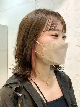 エム(EM) ブリーチインナーカラーピンクカラー前髪カットトリートメント