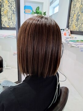 ビューティーボックスハーモニー(BeautyBox Harmony) 切りっぱなしボブ