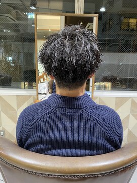 リボーン ビューティー リゾート 松戸店(re-born Beauty Resort) ベリーショートウルフカルマパーマアッシュブラック