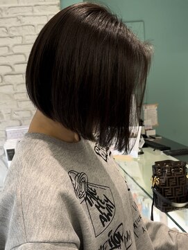 リーホリエ(Lee Horie) 縮毛矯正かけてバッサリボブへ