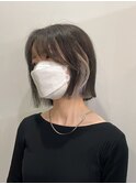 切りっぱなしボブ×インナーカラーホワイト◎
