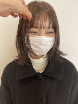 バイオレット ナゴヤ(Violet Nagoya) ミディアムレイヤー レイヤーカット ぱっつん前髪 切りっぱなし