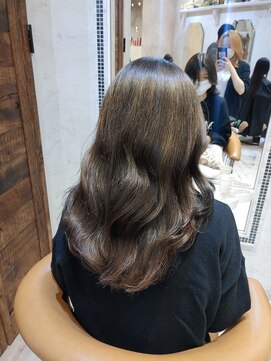 ロンドローズ 名古屋(Lond damaskRose) ブリーチ 学割 オリーブベージュ レイヤーカット リタッチ523