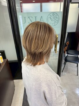 アイズ 本厚木(AIZU) 白髪ぼかしハイライト ミルクティーベージュ