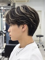アーリー(Ali'i)&nbsp;センターパート×ハイライトメンズ毛流れ金髪メッシュブリーチ
