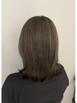 グロウバイニューヨークニューヨーク(Grow by NYNY) グレージュ×外はね