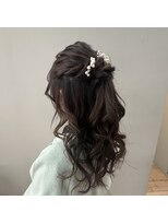 イーエル グランデ(e.ll grande)&nbsp;ハーフアップアレンジ