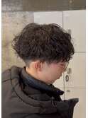 刈り上げツーブロック波巻きスパイラルパーマメンズマッシュ