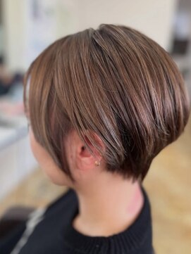 ヘアーズ エム美容室 丸みショート
