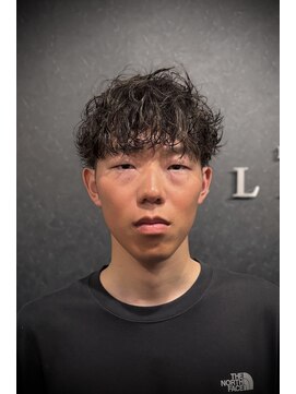 バーバークラシックス(BARBER CLASSICS) シャドウパーマスタイル