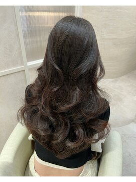 クム(kumu) 【kumu】 ロングレイヤー/顔周りカット/栄/名古屋