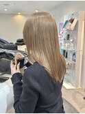 ミルクティーベージュグレージュブリーチレイヤーカット