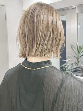 レラート デザイン コスタ 浦和(Relato DESIGN COSTA) ハイトーン×切りっぱなしボブ