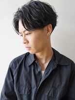メンズサロンオー 宮崎(Men's salon O.) フェザーパーマ 刈り上げ センターパート マッシュ 20代