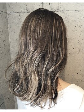 リラ バイ クオーレ(LIRA by CUORE) ミルクティーベージュハイライト