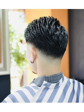 バーバートミーズ(BARBER Tommy's) ロースキンフェード