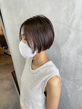 ティティ(TiTi) 美シルエット×大人ショートボブ[TiTi_栗林れい]