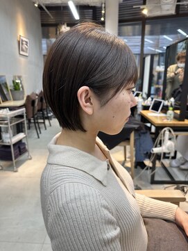 ミィ 表参道(mee.) 【mee.】ヤジマ ショートボブ オリーブグレージュ