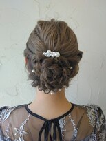 レップス(REPS therepresentatives of Style)&nbsp;低めのアップスタイル