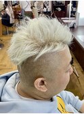 フェードカット×ホワイトブリーチ