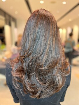 ステア ケース(stair case) 【NATASHA】銀座レイヤーカット/20代/30代/40代/50代