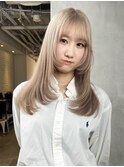 美髪顔周りレイヤーホワイトグレージュロング_F20020