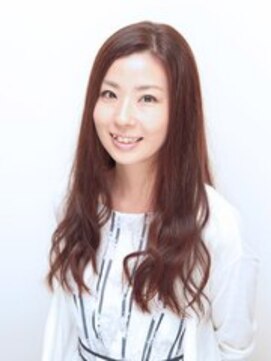 カラ(cara) 大人可愛い艶コーラル