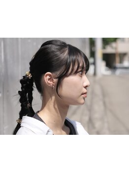 骨格・髪質を見極め、計算されたこだわりのカット技術が人気の秘密…カットだけで小顔魅せが叶います♪