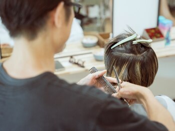 ヘアーサロン レノフ(hair salon RENOFU)の写真/お客様に寄り添った提案が魅力のひとつ♪マンツーマンの施術で、あなたの髪のお悩みを解決◎