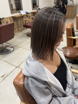 ノーム 横浜(NORM) ハイライトベージュ系カラー