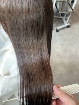 【愛媛/新居浜】ダメージが気になる方にオススメ！髪の内側から補修し、潤い溢れるツヤ感を叶えます♪