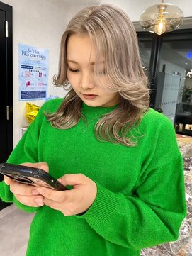 ソメルン 秋葉原 ダブルカラー/ホワイトグレージュ