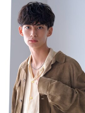 ディッセンバー 神宮前(December) ニュアンスパーマブルーブラックウルフシャドウパーマ渋谷原宿