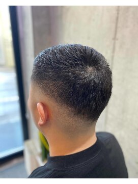 バーバーバー ナカノ(BARBER BAR NAKANO) 【濡れパン×スキンフェード】緩パンで大人のクロップスタイル