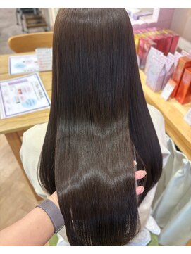 メルク ユニ(merc.uni) ツヤと柔らかさがきれいなブラウンベージュカラー◎0307