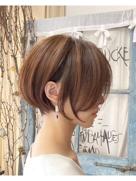 ロッティー(Rottie) 丸みショートボブ