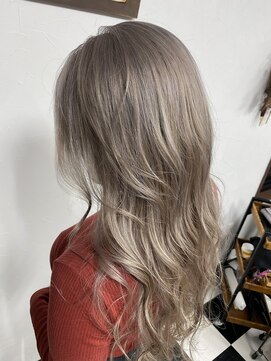 ヘアーデザインサロン スワッグ(Hair design salon SWAG) white silver beige