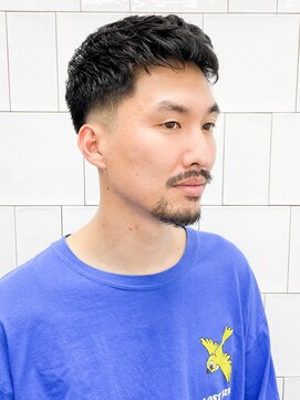 メリケンバーバーショップ コウベ(MERICAN BARBERSHOP KOBE) センターパートスキンフェードツイストスパイラルm#6