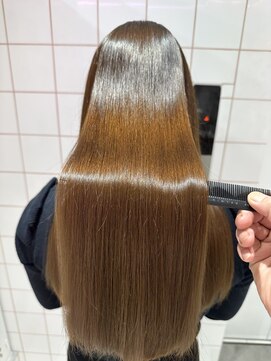 ロンドルーチェ 心斎橋(Lond luce) ダークアッシュ/ミディアムレイヤーカット［髪質改善/縮毛矯正］