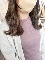 アクトゥス(AEQUITAS)&nbsp;さりげないイヤリングカラー×ベージュ【20代30代40代】