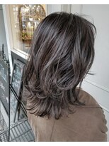 イル(iLu.)&nbsp;レイヤーカット／ウルフレイヤー／レイヤーボブ／レイヤー