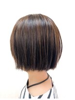 黄ぐまくん美容室 ショートボブ メッシュ