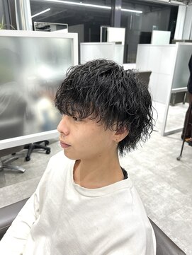 キートス(Kiitos) 前下がり波巻きパーマ