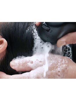 心地よさと仕上がりに驚く、新体験。リファウルトラファインバブル・ヴィーナで極上ヘアケア♪