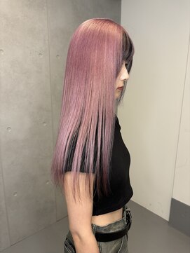 レオクマ(REOKUMA) ホワイトピンク/ハイトーン/艶髪ストレート/髪質改善