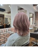 ピンクベージュ
