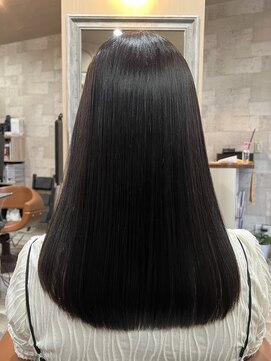 ハコ(H.A.Co) 縮毛矯正リタッチと色待ちのいいショコラブラウンカラーです。