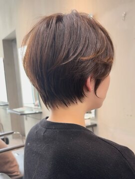 ビュートヨナカ(VIEW TOYONAKA) 30代/小顔カット/コンパクトショート/オリーブグレージュ/豊中